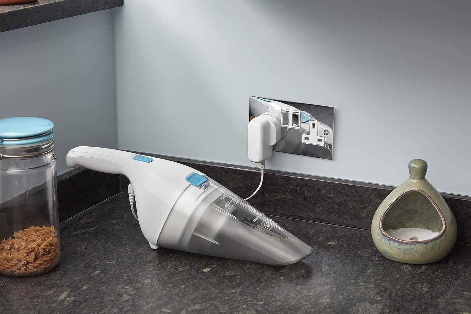 BLACK+DECKER Cordless Handheld Portable Vacuum Cleaner, 3.6V, Lithium-Ion Battery 1.5Ah, 8AW Suction Power, 325ml Visible Dirt Bowl, Quick and Easy Cleaning, White - NVC115JL-B5 - الصورة 7