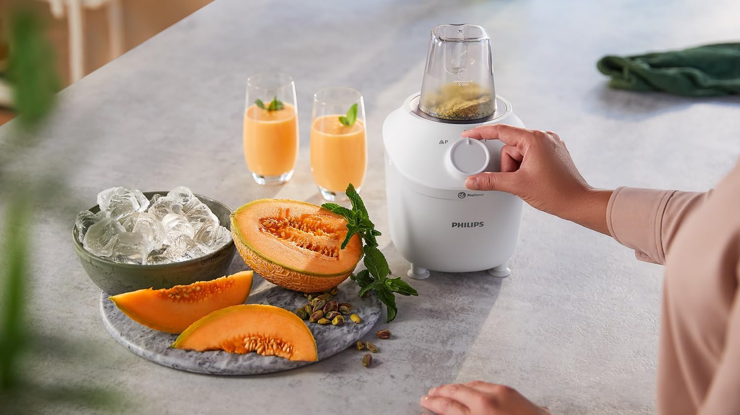 Philips Blender & Mill, 450W, 1.9L Capacity, 1 Speed + Pulse | 3000 Series, ProBlend System, Ice Crushing, Durable Stainless Steel Blades, MTP Protection, Dishwasher Safe, White, HR2041/10 - الصورة 9