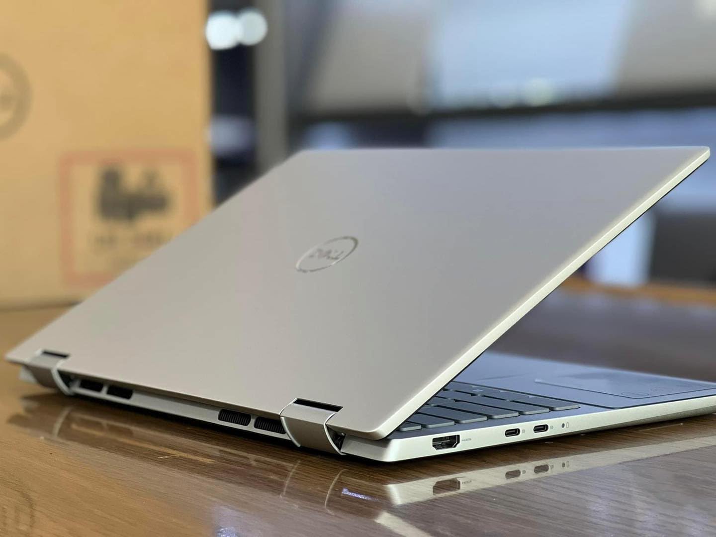Dell Latitude 7420 2-in-1 Touchscreen Business Laptop, 14" FHD Laptop, 11th Gen Core i7-1185G7, 16GB RAM, 512GB SSD, Thunderbolt 4, HDMI Windows 11 Pro (Renewed) - الصورة 7